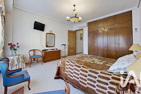 Townhouse for sale in Vila-real, Castellon, Spain 6 bedrooms, 270 sq.m. No. 172910 - photo 21