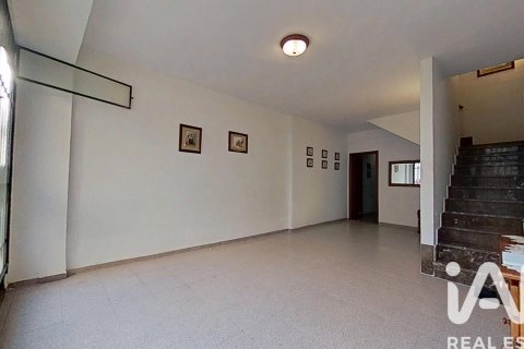 Townhouse for sale in Vila-real, Castellon, Spain 6 bedrooms, 270 sq.m. No. 172910 - photo 4