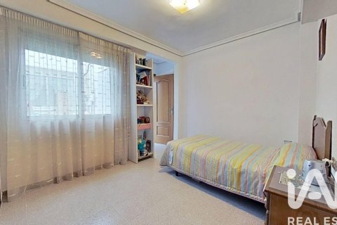 Townhouse for sale in Vila-real, Castellon, Spain 6 bedrooms, 270 sq.m. No. 172910 - photo 19