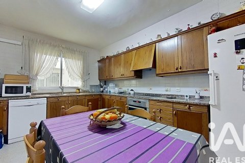 Townhouse for sale in Vila-real, Castellon, Spain 6 bedrooms, 270 sq.m. No. 172910 - photo 16