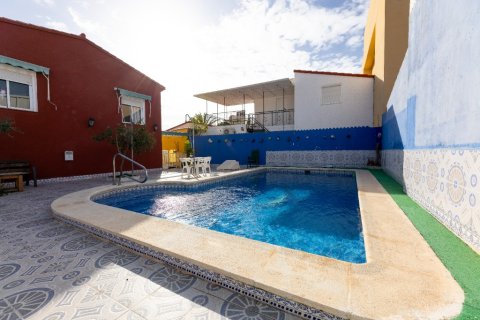 Villa à vendre à Punta Prima, Alicante, Espagne, 4 chambres, 70 m2 No. 146068 - photo 27