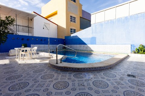 Villa à vendre à Punta Prima, Alicante, Espagne, 4 chambres, 70 m2 No. 146068 - photo 26