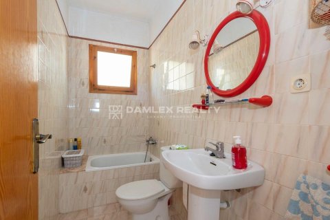 Hus till salu i Lloret de Mar, Girona, Spanien 8 sovrum, 384 kvm. Nr. 177237 - foto 12