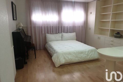 Hus till salu i Mequinenza, Zaragoza, Spanien 3 sovrum, 220 kvm. Nr. 153867 - foto 15