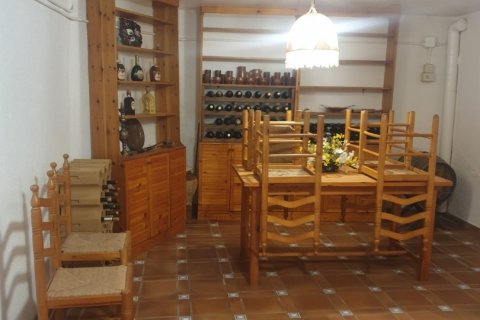 Hus till salu i Mequinenza, Zaragoza, Spanien 3 sovrum, 220 kvm. Nr. 153867 - foto 17