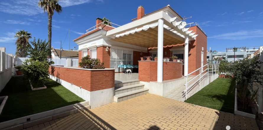 Talo La Antilla, Huelva, Espanja 5 makuuhuonetta, 157 m2 No. 153868
