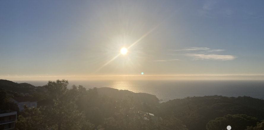 Dom w Lloret de Mar, Girona, Hiszpania 3 sypialnie, 435 mkw. nr 153862