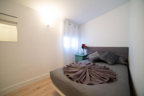 Apartment for sale in Madrid, Spain 3 bedrooms, 113 sq.m. No. 165385 - photo 8