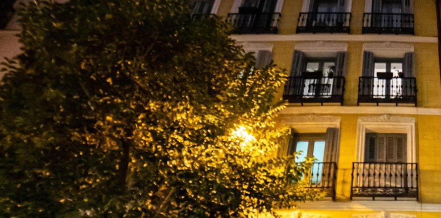 Apartment in Madrid, Spain 3 bedrooms, 113 sq.m. No. 165385