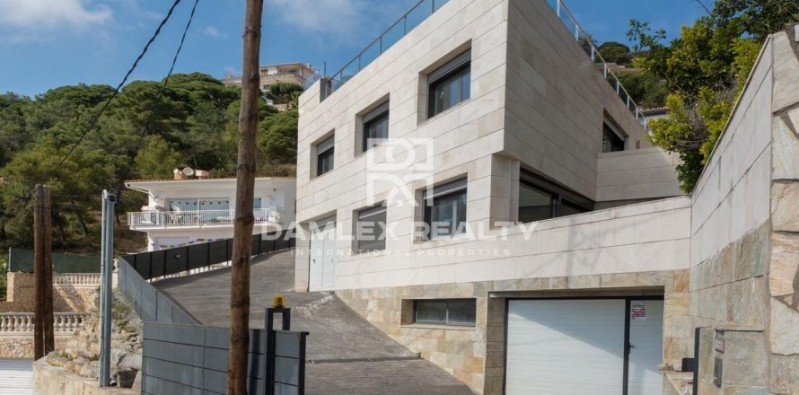 Willa w Lloret de Mar, Girona, Hiszpania 3 sypialnie, 584 mkw. nr 177105