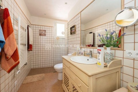 House for sale in Platja D'aro, Girona, Spain 3 bedrooms, 217 sq.m. No. 177109 - photo 26