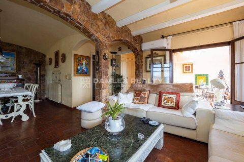 House for sale in Platja D'aro, Girona, Spain 3 bedrooms, 217 sq.m. No. 177109 - photo 14