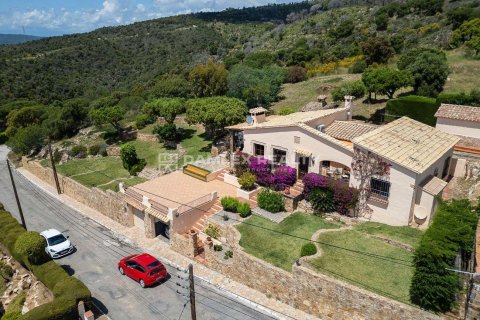 House for sale in Platja D'aro, Girona, Spain 3 bedrooms, 217 sq.m. No. 177109 - photo 3