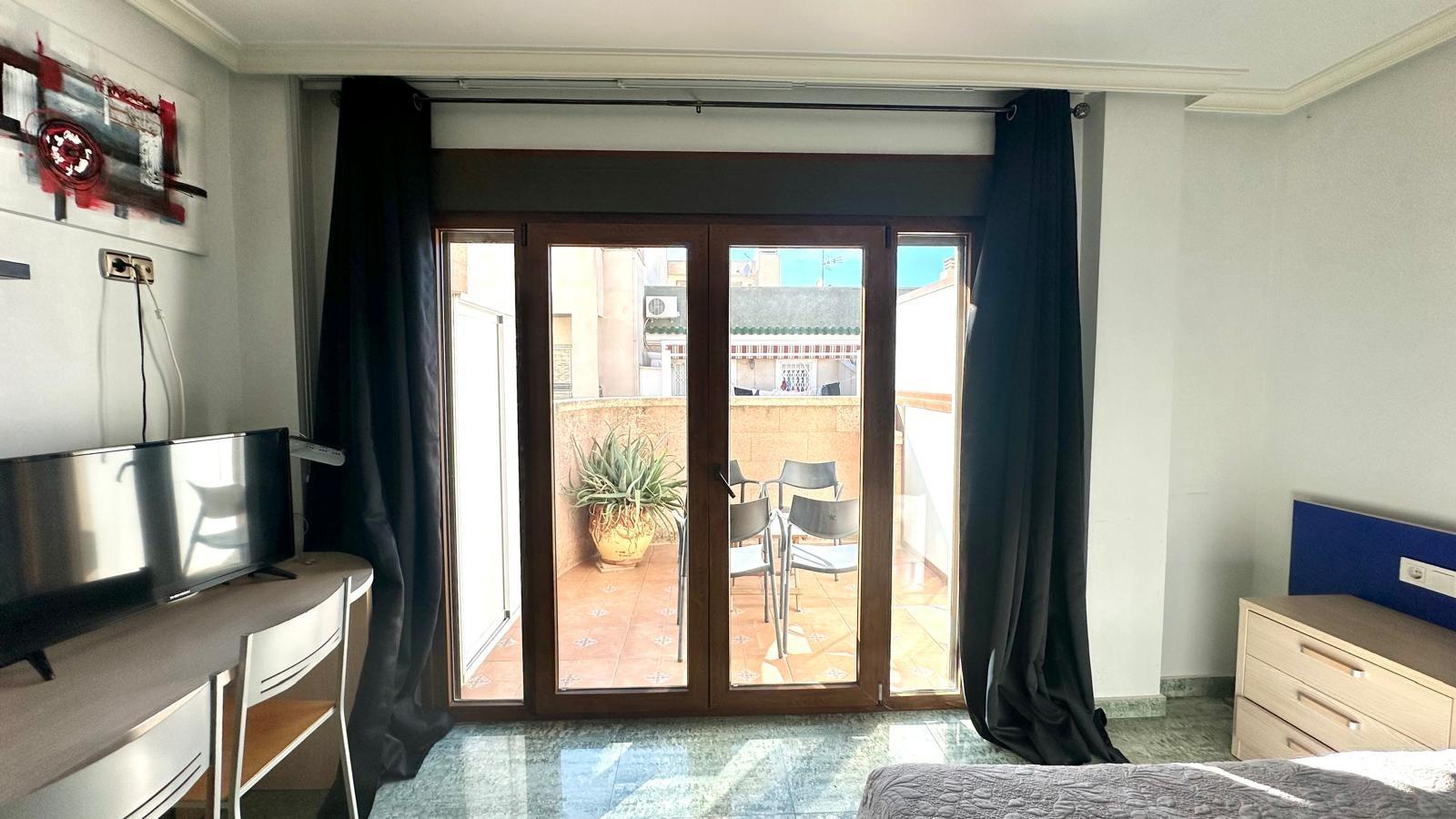 Apartament w Torrevieja, Alicante, Hiszpania 4 sypialnie, 189 mkw. nr 155654