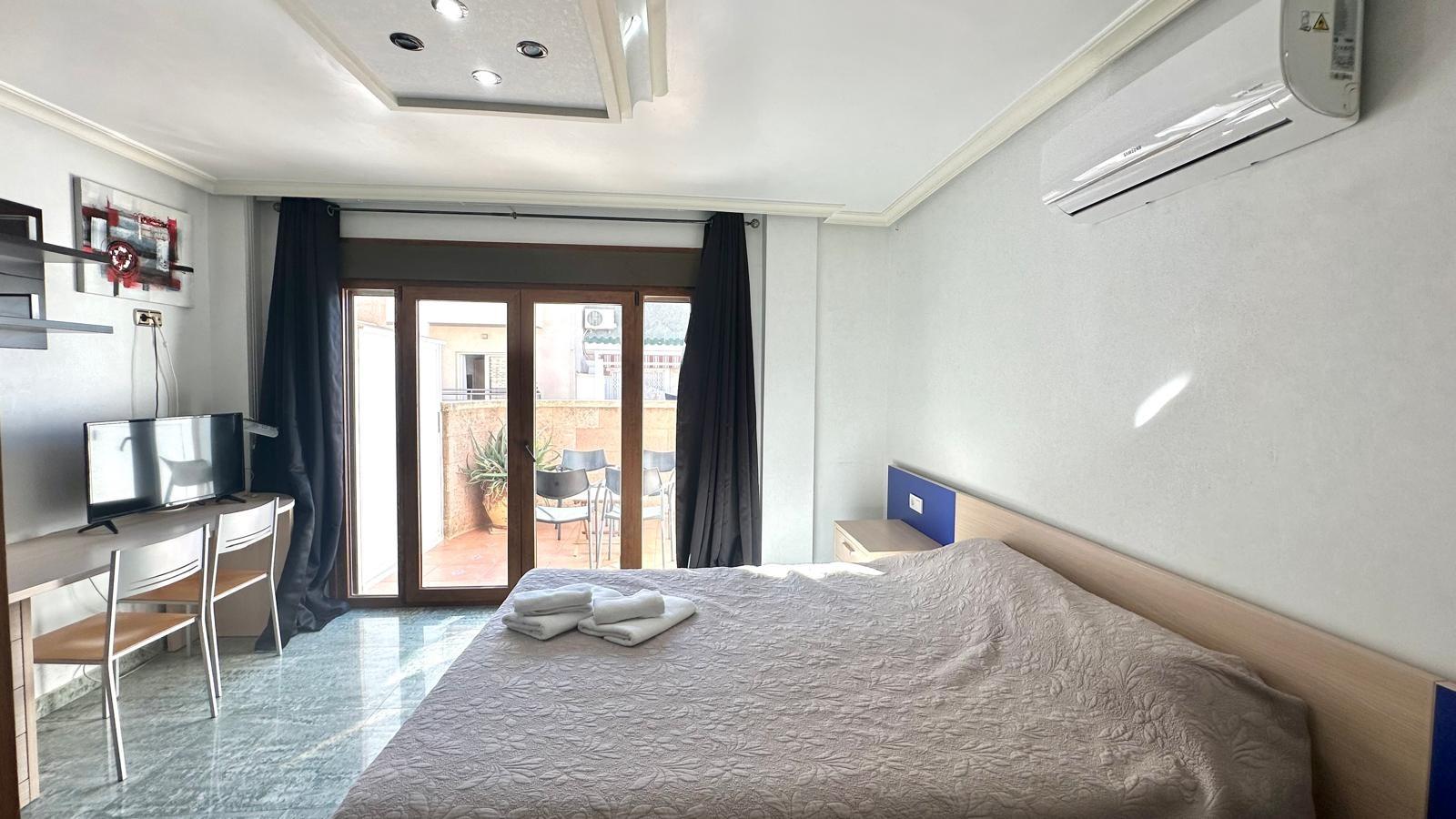 Apartament w Torrevieja, Alicante, Hiszpania 4 sypialnie, 189 mkw. nr 155654