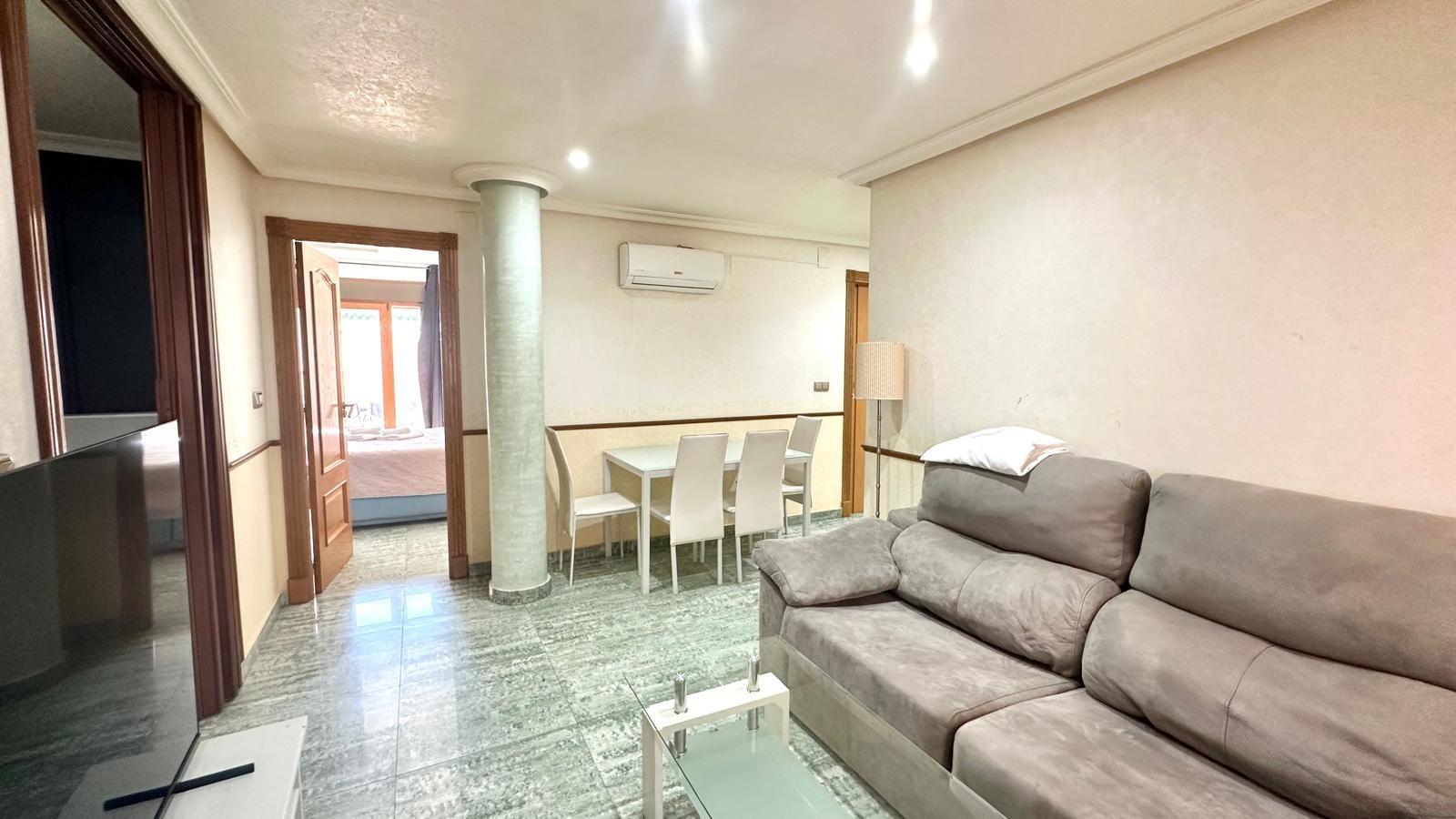 Apartament w Torrevieja, Alicante, Hiszpania 4 sypialnie, 189 mkw. nr 155654