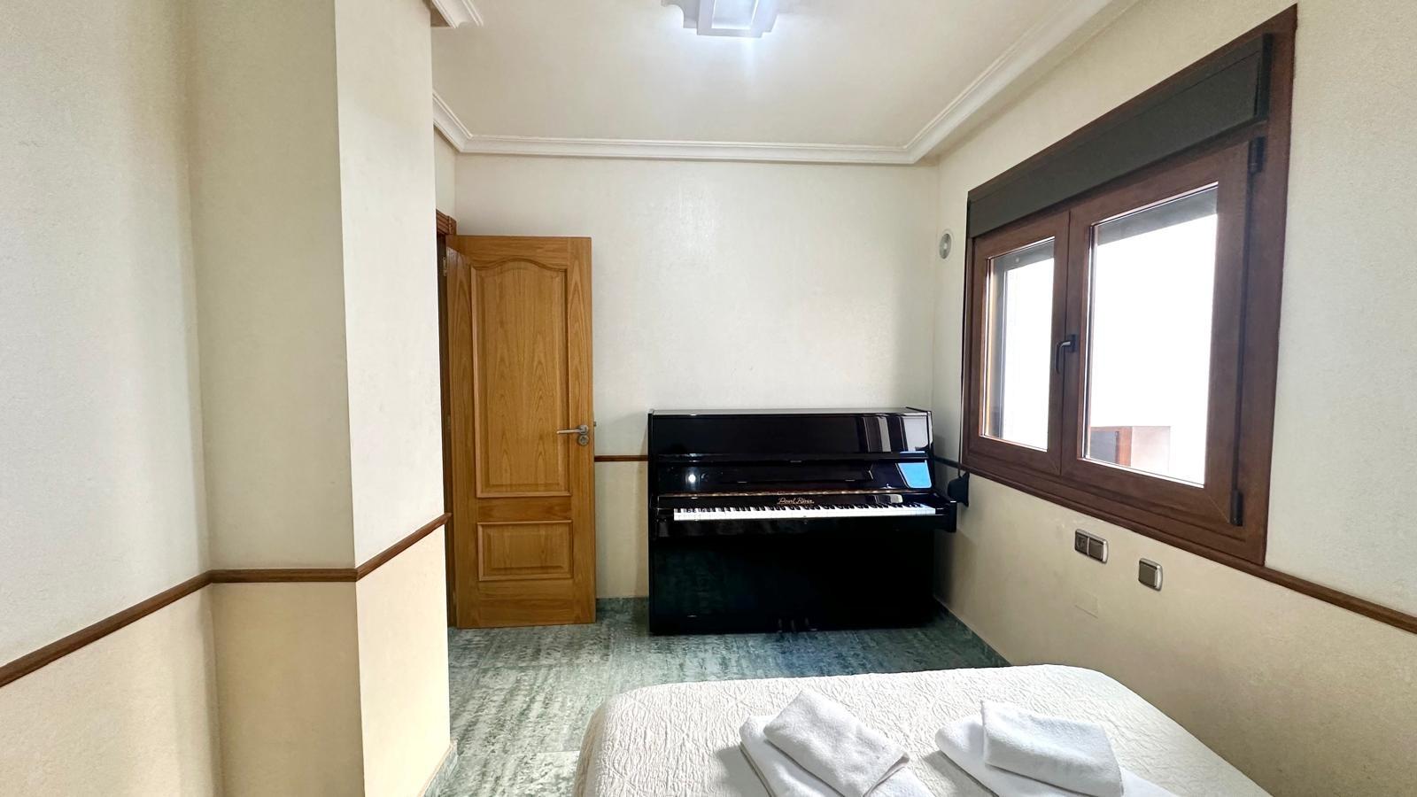 Apartament w Torrevieja, Alicante, Hiszpania 4 sypialnie, 189 mkw. nr 155654