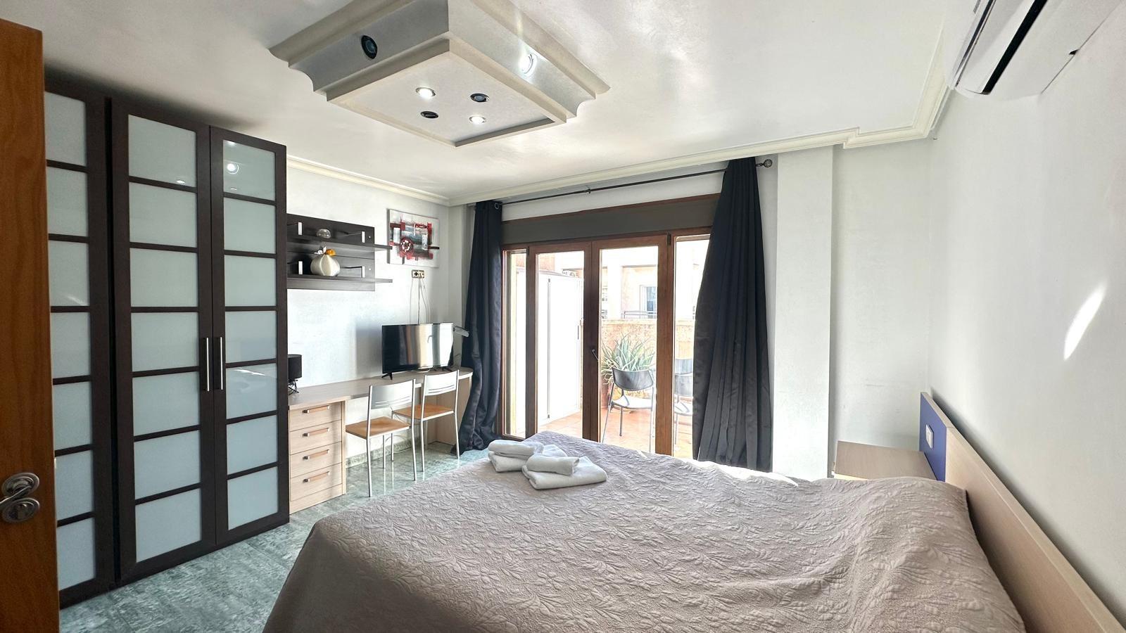 Apartament w Torrevieja, Alicante, Hiszpania 4 sypialnie, 189 mkw. nr 155654