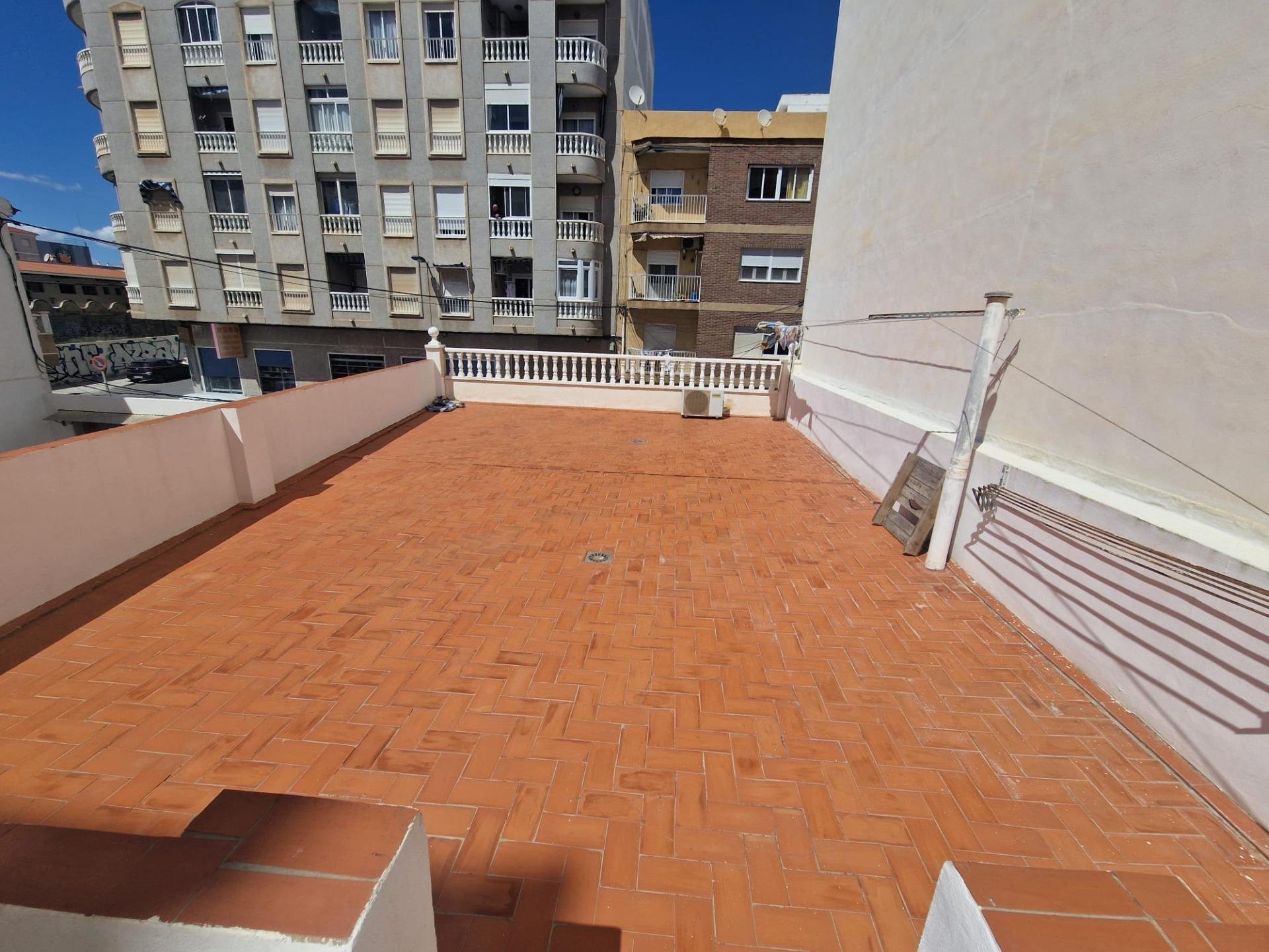 Casa adosada en Torrevieja, Alicante, España 4 dormitorios, 156 m2 No. 155655