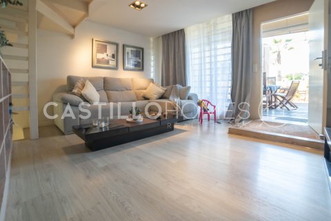 Продажа таухауса в Ла Велета, Аликанте, Испания 4 спальни, 264м2 №142916 - фото 16