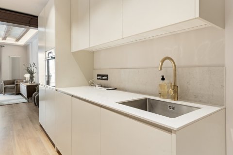 Apartamento en venta Ciudad Vieja, Barcelona, España 3 dormitorios, 140 m2 No. 67752 - foto 6