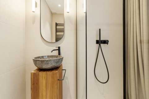 Apartamento en venta Ciudad Vieja, Barcelona, España 3 dormitorios, 140 m2 No. 67752 - foto 11