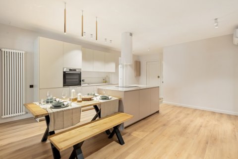 Apartamento en venta Ciudad Vieja, Barcelona, España 3 dormitorios, 140 m2 No. 67752 - foto 5