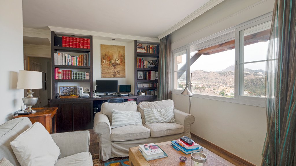 House in Malaga, Spain 5 bedrooms, 454 sq.m. No. 66092