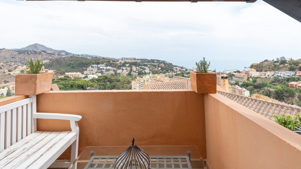 House in Malaga, Spain 5 bedrooms, 454 sq.m. No. 66092