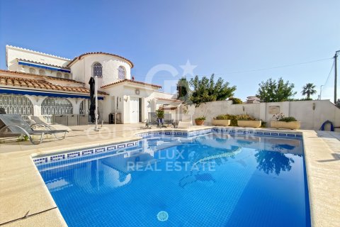 Дом в Эмпуриабрава, Герона, Испания 3 спальни, 211м2 №159966