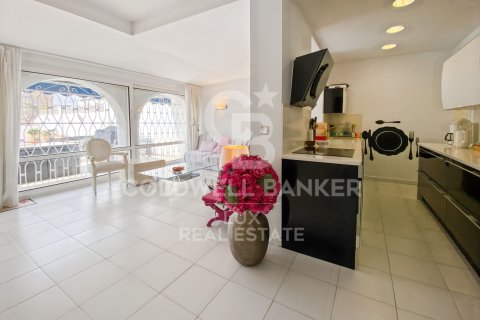 Продажа дома в Эмпуриабрава, Герона, Испания 3 спальни, 211м2 №159966 - фото 5