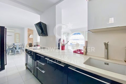 Продажа дома в Эмпуриабрава, Герона, Испания 3 спальни, 211м2 №159966 - фото 6