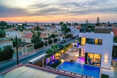 Villa till salu i Torrevieja, Alicante, Spanien 3 sovrum, 172 kvm. Nr. 144927 - foto 14