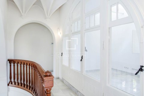 Villa for sale in Valldoreix, Barcelona, Spain 5 bedrooms, 347 sq.m. No. 150599 - photo 20