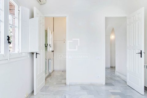 Villa for sale in Valldoreix, Barcelona, Spain 5 bedrooms, 347 sq.m. No. 150599 - photo 29