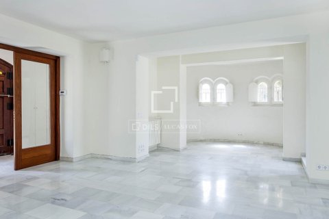 Villa for sale in Valldoreix, Barcelona, Spain 5 bedrooms, 347 sq.m. No. 150599 - photo 27