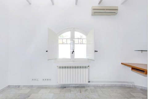 Villa for sale in Valldoreix, Barcelona, Spain 5 bedrooms, 347 sq.m. No. 150599 - photo 24