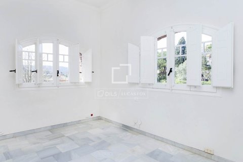 Villa for sale in Valldoreix, Barcelona, Spain 5 bedrooms, 347 sq.m. No. 150599 - photo 22