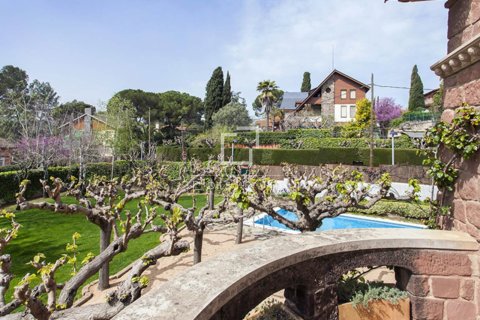 Villa for sale in Valldoreix, Barcelona, Spain 5 bedrooms, 347 sq.m. No. 150599 - photo 15