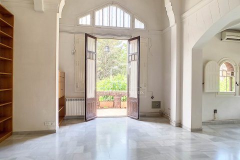 Villa for sale in Valldoreix, Barcelona, Spain 5 bedrooms, 347 sq.m. No. 150599 - photo 14