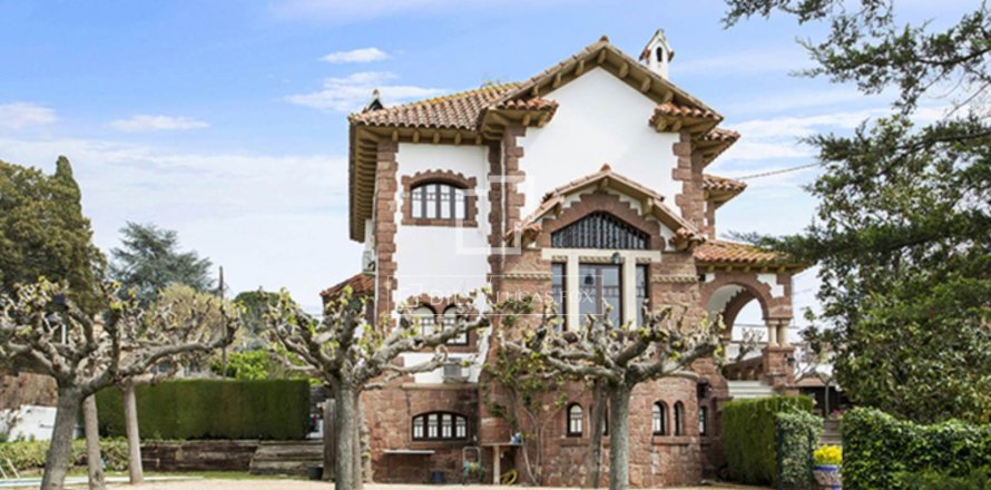 Villa in Valldoreix, Barcelona, Spain 5 bedrooms, 347 sq.m. No. 150599