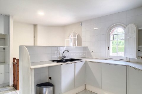 Villa for sale in Valldoreix, Barcelona, Spain 5 bedrooms, 347 sq.m. No. 150599 - photo 19