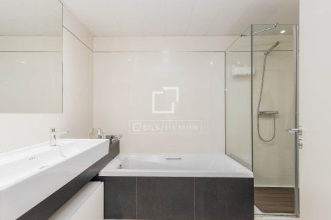 Dzīvoklis pārdošanā Barcelona, Spānijā 3 istabas, 121 m2 Nr. 150594 - attēls 24