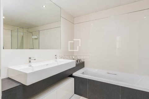 Dzīvoklis pārdošanā Barcelona, Spānijā 3 istabas, 121 m2 Nr. 150594 - attēls 23