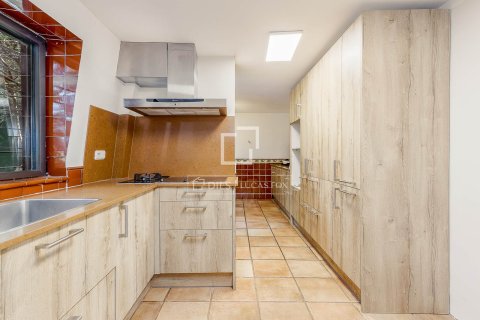 Villa for sale in Barcelona, Spain 6 bedrooms, 402 sq.m. No. 150596 - photo 19