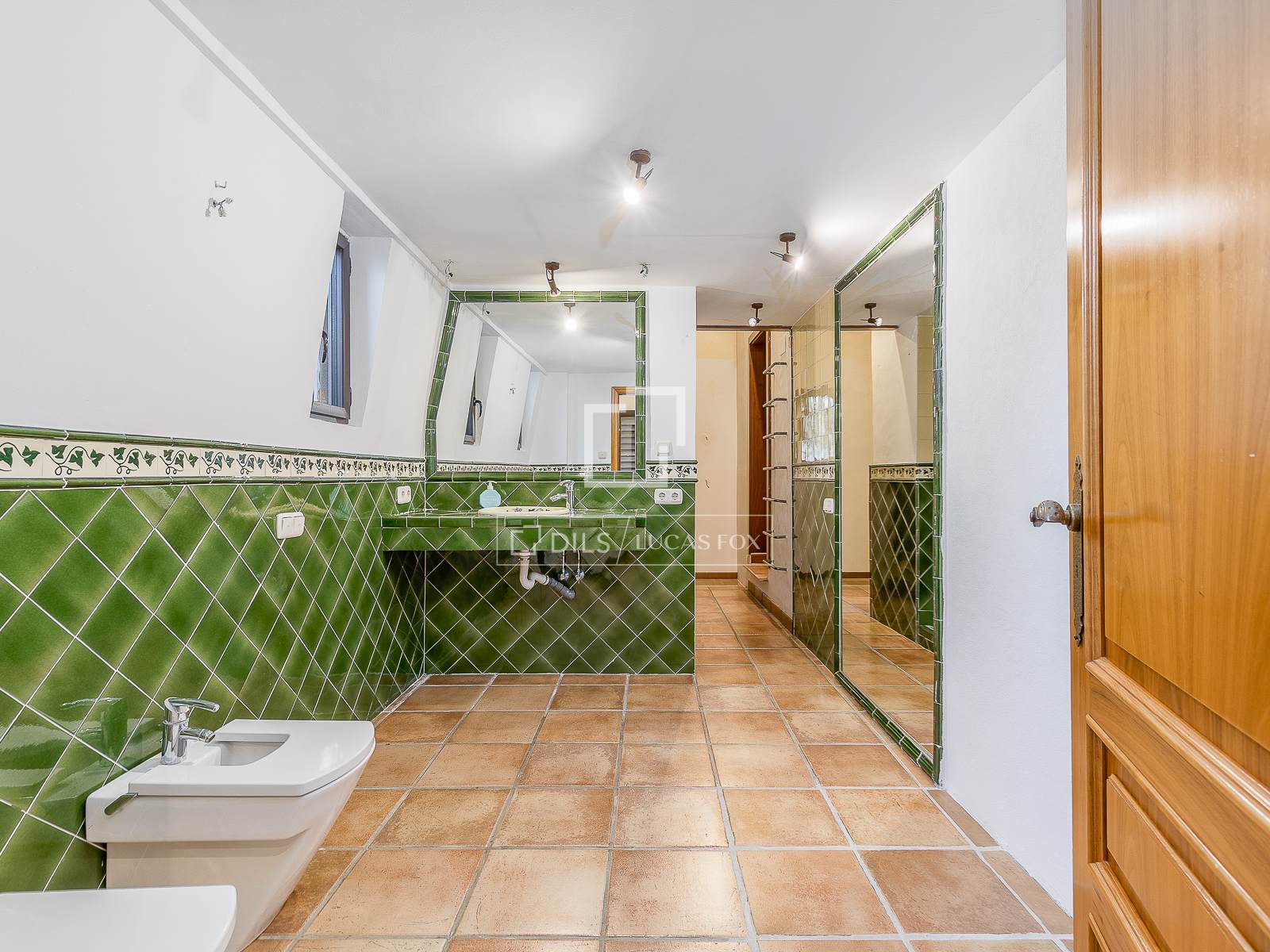 Villa i Barcelona, Spanien 6 sovrum, 402 kvm. Nr. 150596