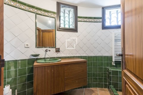 Villa for sale in Barcelona, Spain 6 bedrooms, 402 sq.m. No. 150596 - photo 21