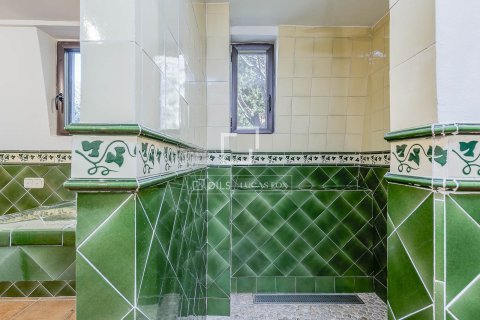 Villa for sale in Barcelona, Spain 6 bedrooms, 402 sq.m. No. 150596 - photo 27