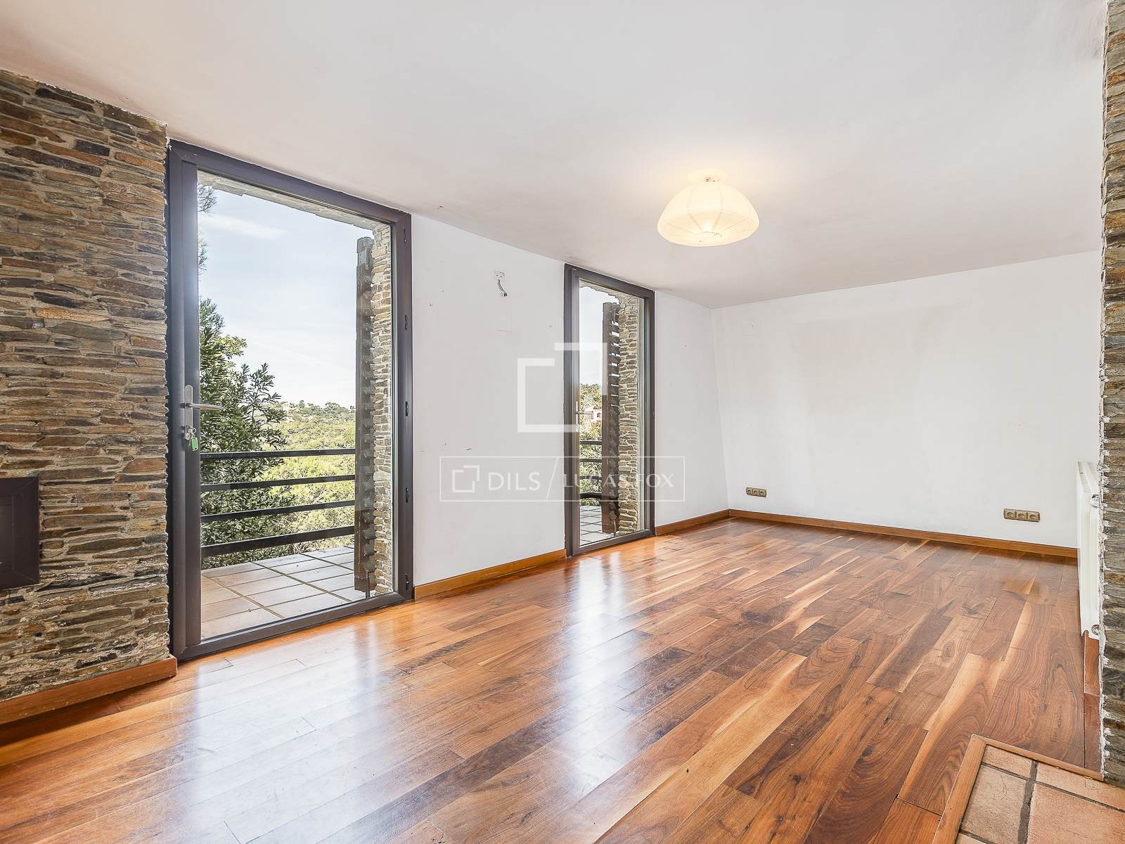 Villa i Barcelona, Spanien 6 sovrum, 402 kvm. Nr. 150596