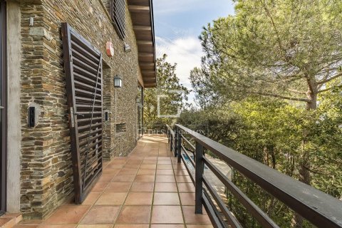 Villa for sale in Barcelona, Spain 6 bedrooms, 402 sq.m. No. 150596 - photo 15